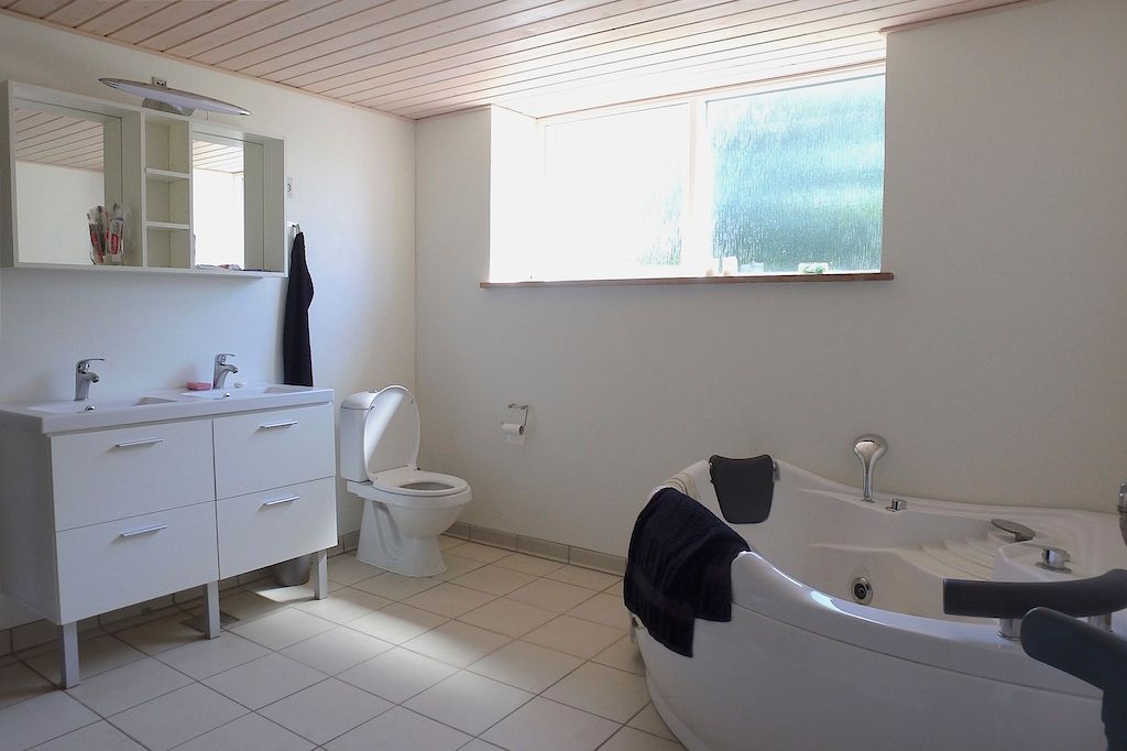 Lejr sommerhus på Svelmø